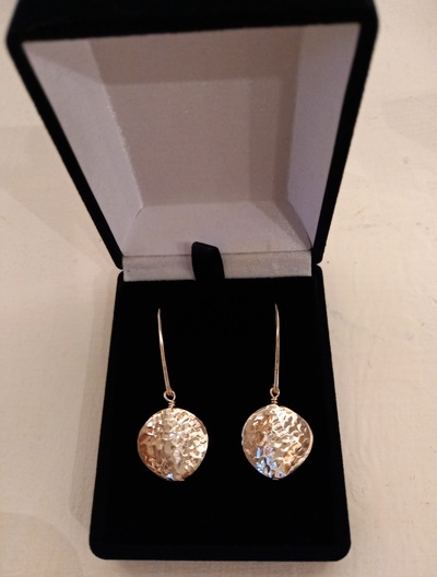 Sarah Anderson
Sterling Silver
Disc Earrings
£55