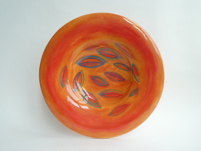 Pauline Zelinski
Large Dish
hand-painted ceramic 32 cm wide
£220