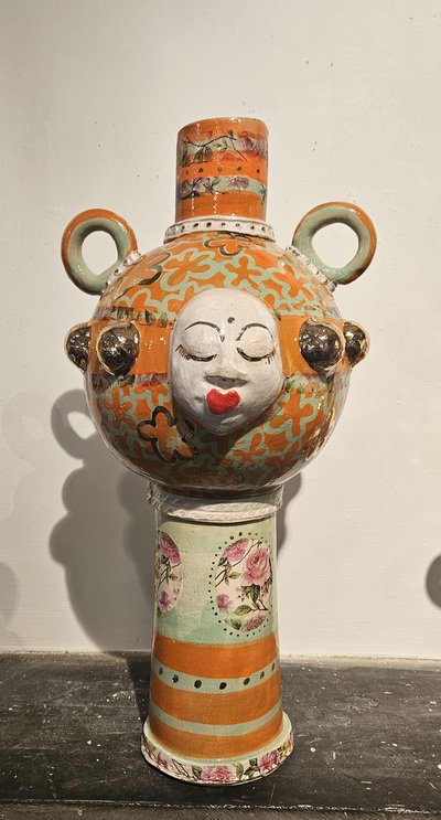 Melanie O'Donnell
Florals
handbuilt ceramic 48 cm high
£345
SOLD