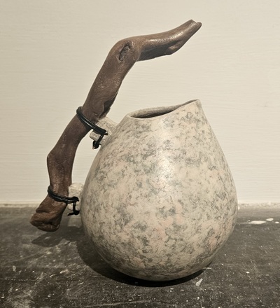 Anne Morrison
Speckled Jug
ceramic and driftwood
£140